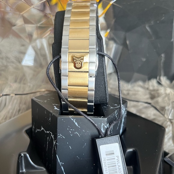 🎉SOLD🎉 PHILIP PLEIN
The Skull King Quartz Silver Dial Two-Tone Men's Watch - Picture 9 of 12
